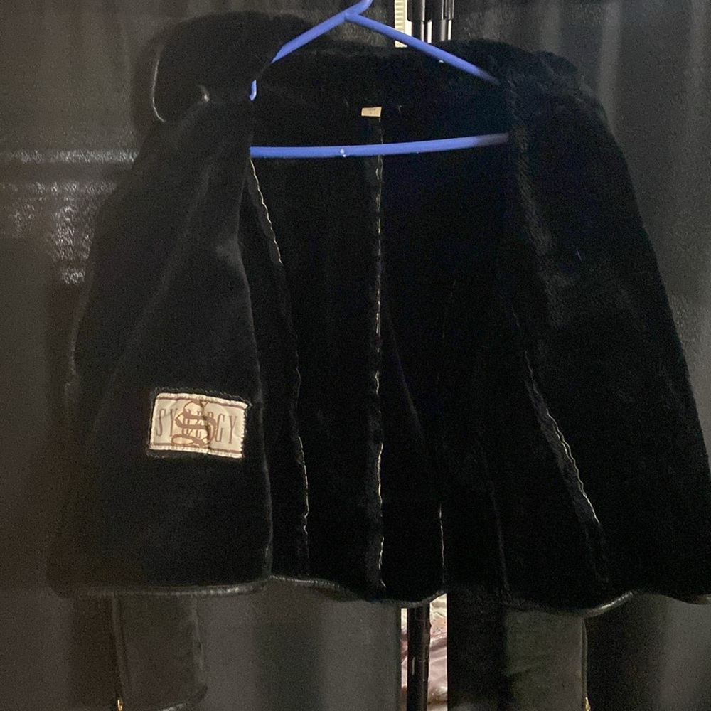 Beautiful Shearling Jacket. - Picture 2 of 8